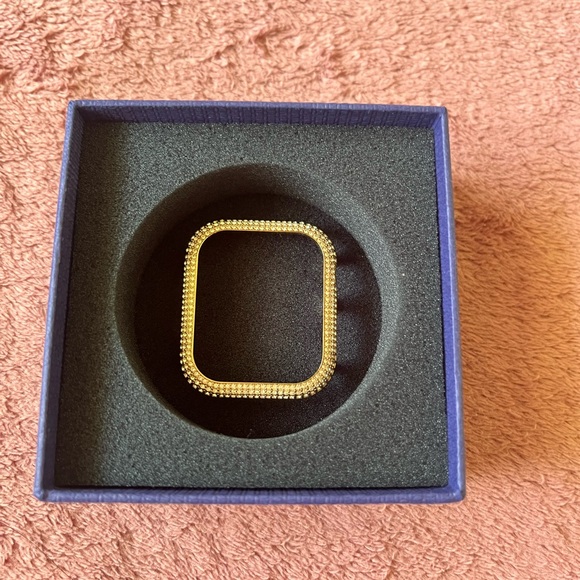 Swarovski Sparkling Apple Watch Case for Series 4 & 5 in Rose Gold-tone - Picture 2 of 6